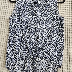 NWOTS! DENIM Leopard Print sleeveless shirt! Tie front! Size s/p. Nwot!